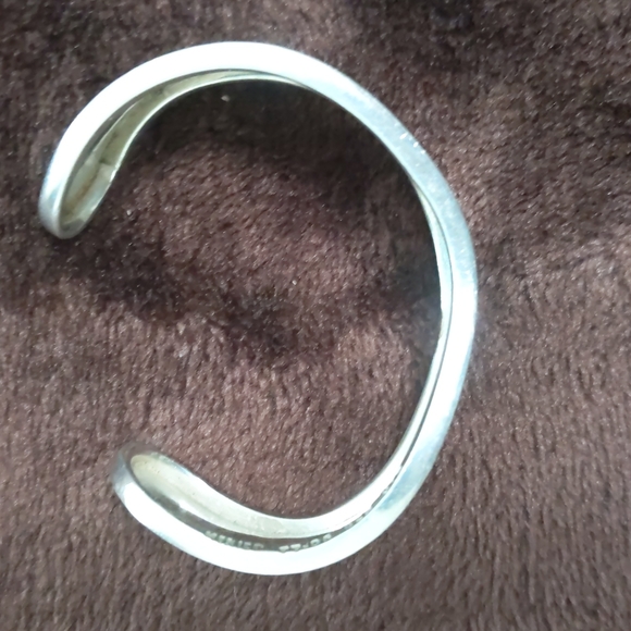 Sterling Silver Cuff Bracelet. - Picture 7 of 10